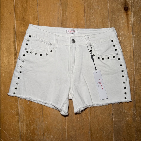 Vigoss Pants - Vigoss White Studded Jean Shorts 7/28 NWT